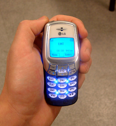 LG W3000